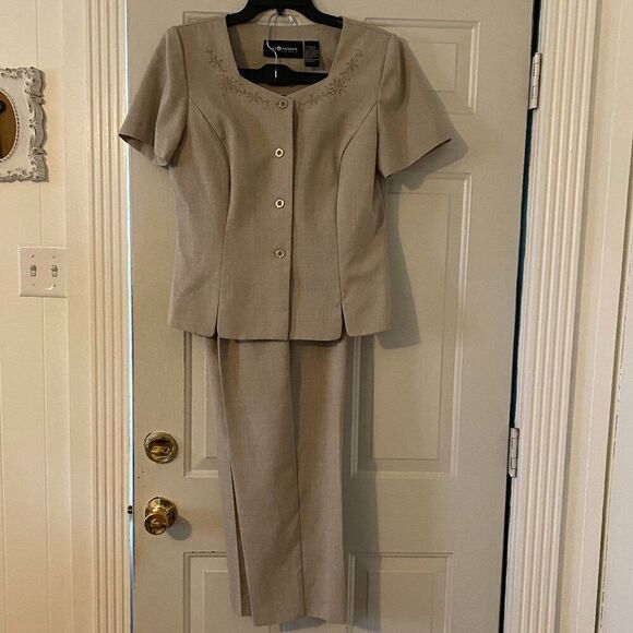 Sag Harbor 2 Piece Short Sleeve Top and Slacks Women Size 12 - Picture 1 of 13